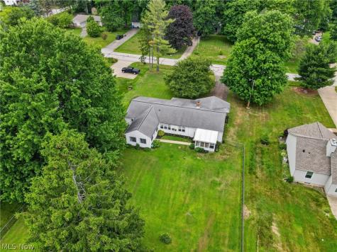 13091 Longwood Avenue Burton OH 44021