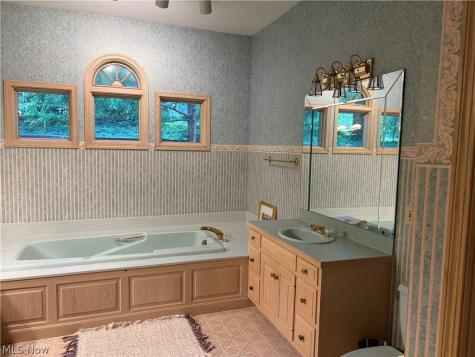 1556 Eden Drive Wooster OH 44691