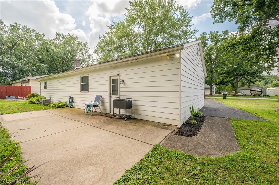 18018 Hillcrest Drive Lake Milton OH 44429