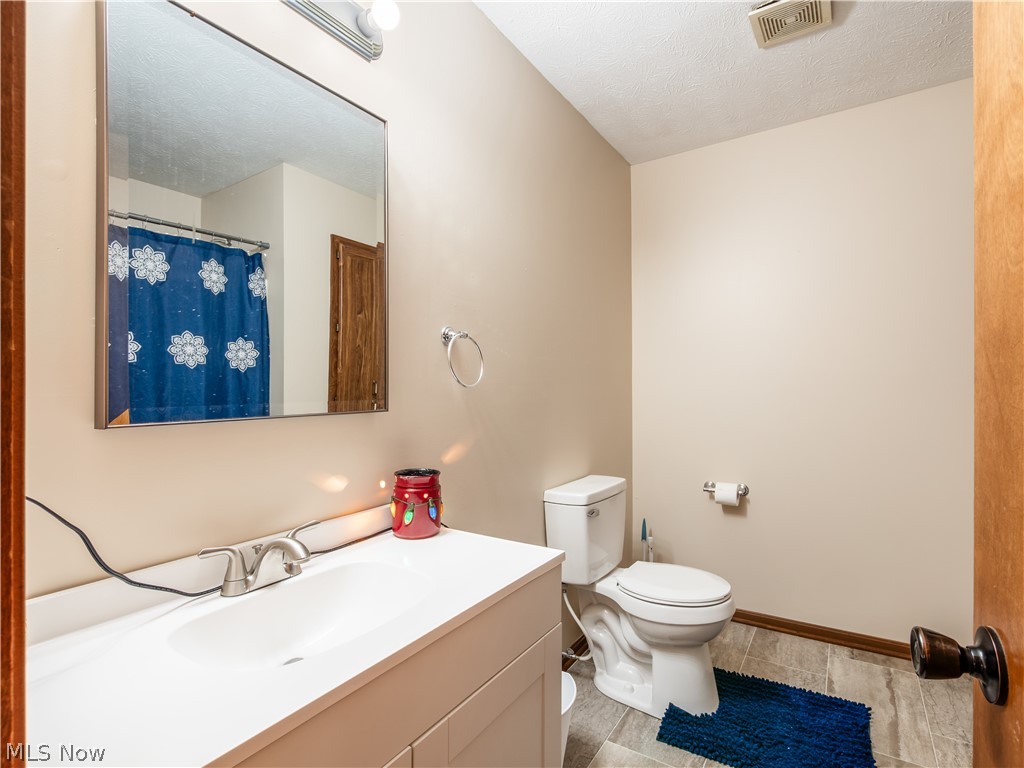 17116 County Road 298 Coshocton OH 43812