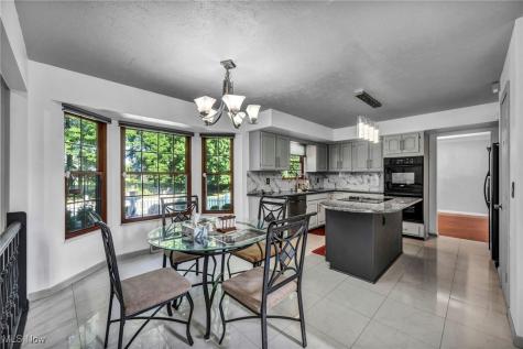 3844 Woodpath Trail Westlake OH 44145