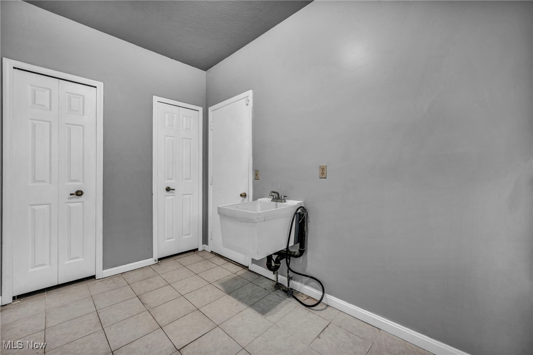 3844 Woodpath Trail Westlake OH 44145