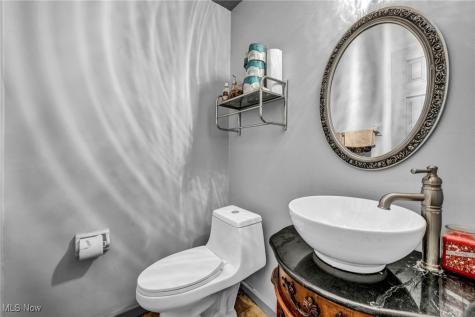 3844 Woodpath Trail Westlake OH 44145