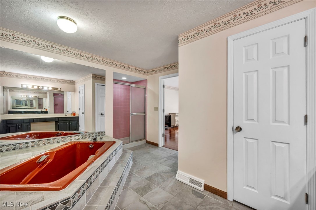 3844 Woodpath Trail Westlake OH 44145