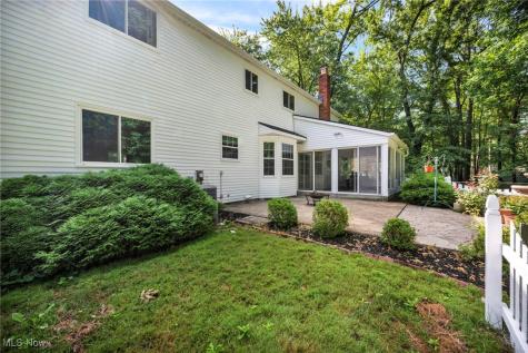3844 Woodpath Trail Westlake OH 44145