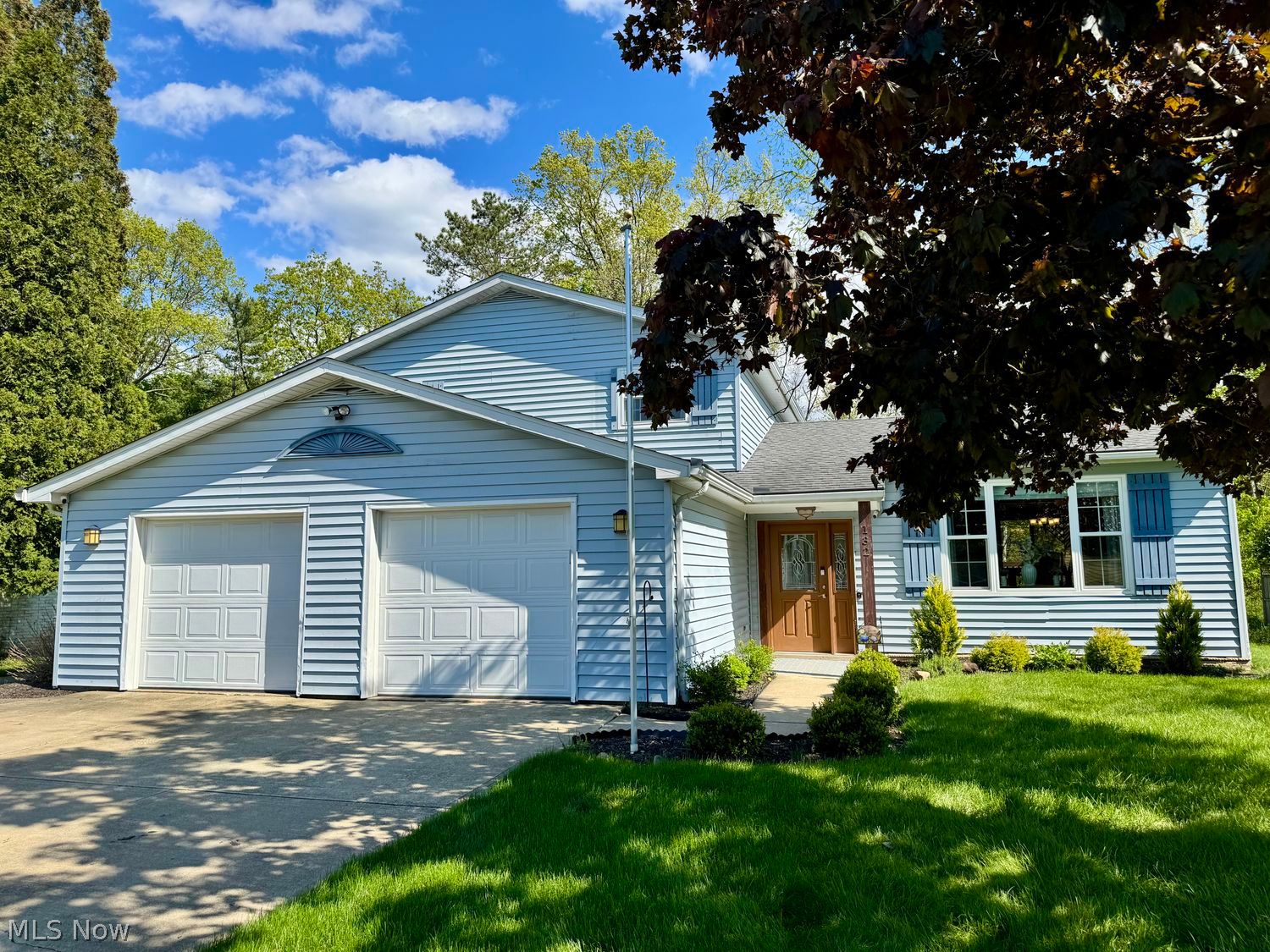132 Hillcrest Lane Elyria OH 44035
