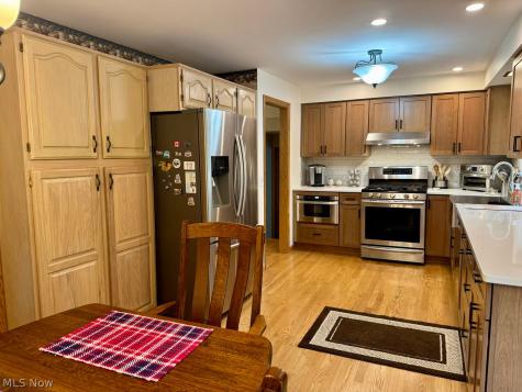 132 Hillcrest Lane Elyria OH 44035