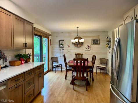 132 Hillcrest Lane Elyria OH 44035