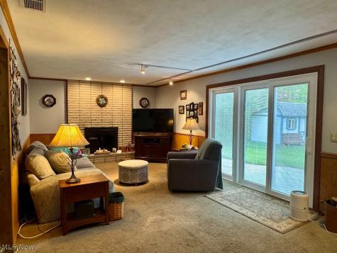 132 Hillcrest Lane Elyria OH 44035