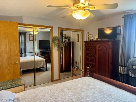 132 Hillcrest Lane Elyria OH 44035