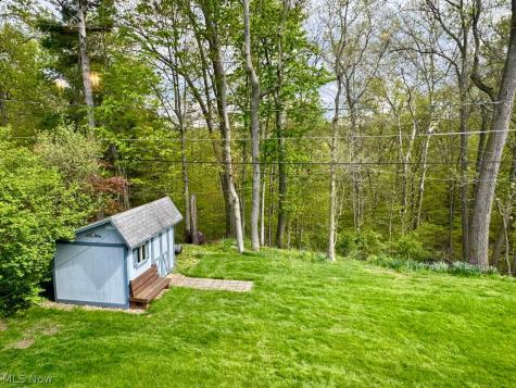 132 Hillcrest Lane Elyria OH 44035