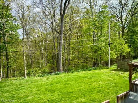 132 Hillcrest Lane Elyria OH 44035