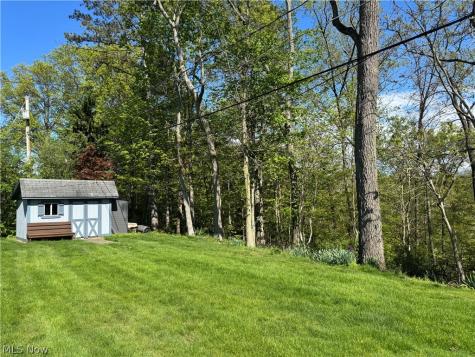132 Hillcrest Lane Elyria OH 44035
