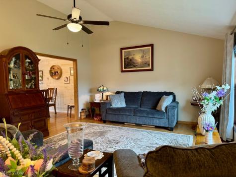 132 Hillcrest Lane Elyria OH 44035