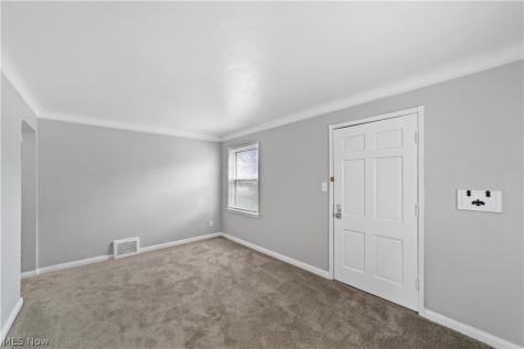 3778 Highland Road Cleveland OH 44111