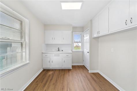 3778 Highland Road Cleveland OH 44111
