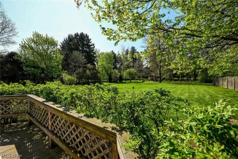 11040 Brookview Drive Brecksville OH 44141