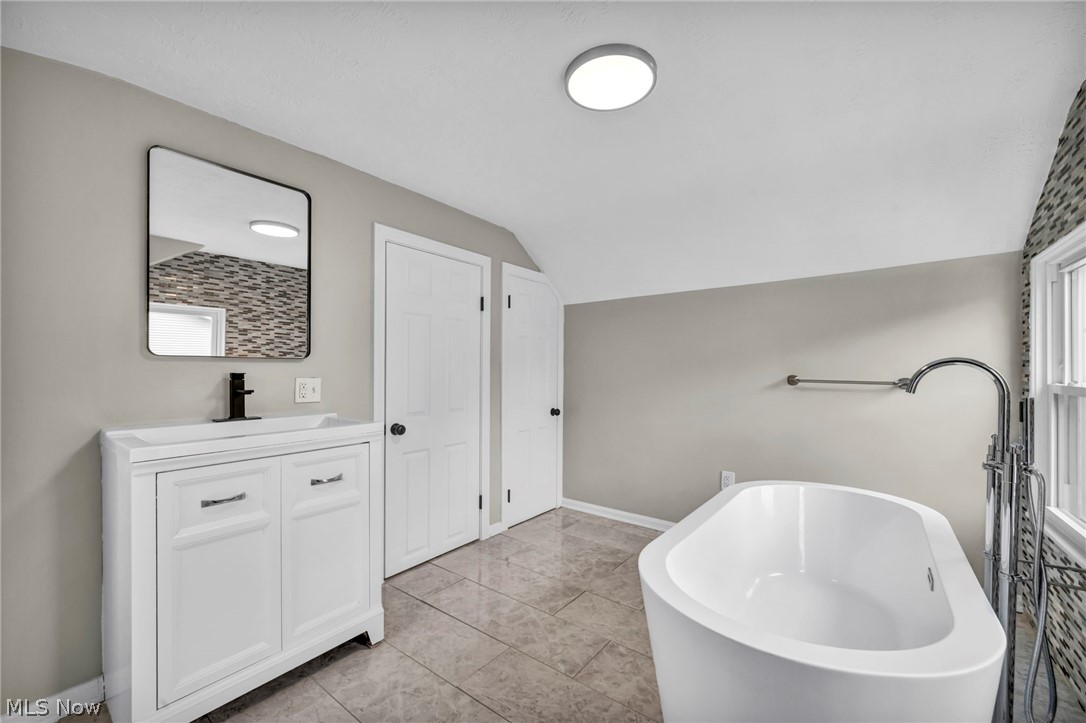 7623 Macedonia Road Oakwood OH 44146