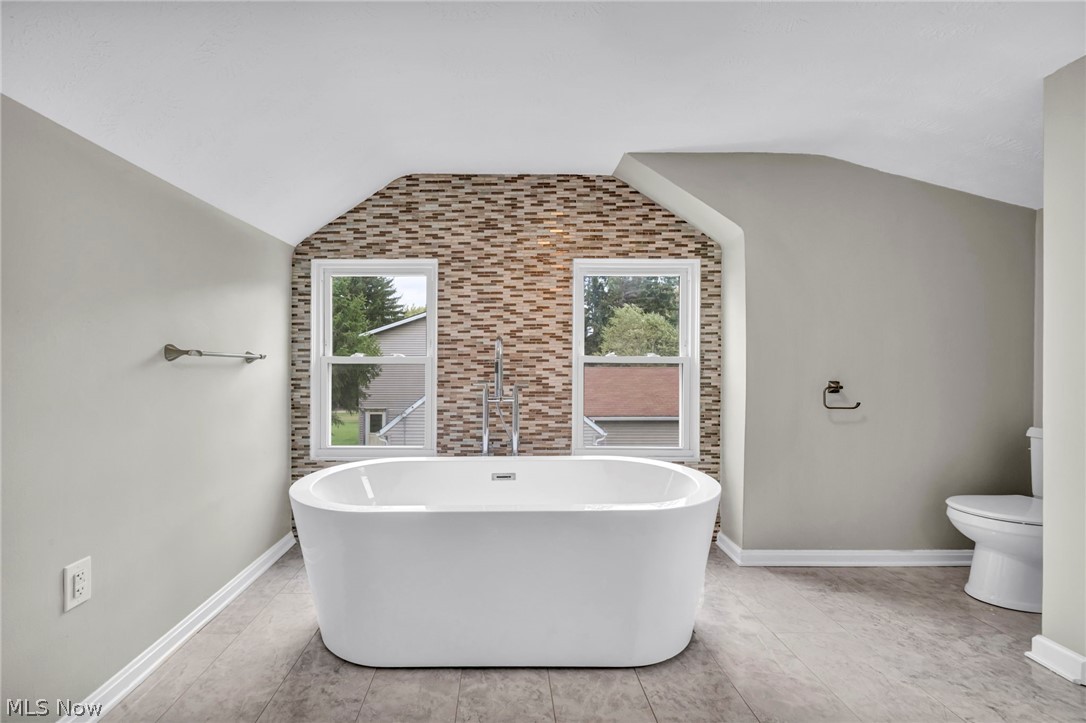 7623 Macedonia Road Oakwood OH 44146
