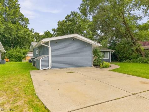 9103 Cranbrook Drive Northfield Village OH 44067