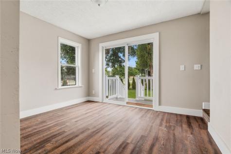 678 Essex Street Akron OH 44306
