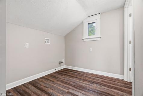 678 Essex Street Akron OH 44306