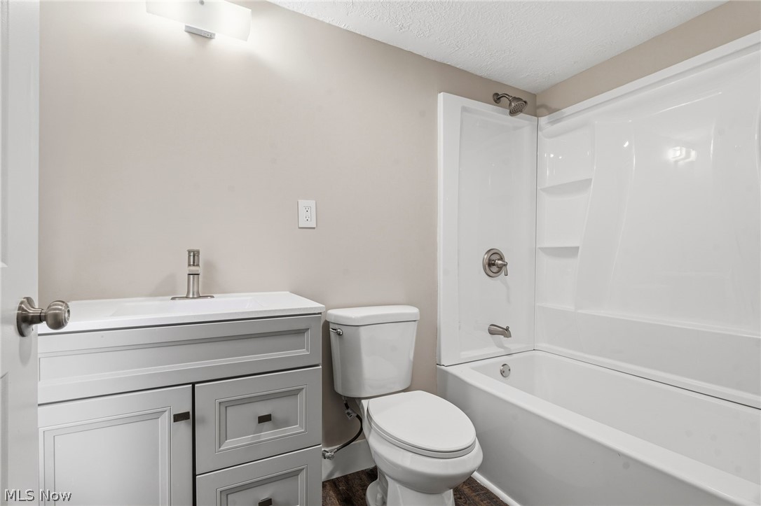 678 Essex Street Akron OH 44306