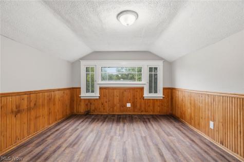 678 Essex Street Akron OH 44306