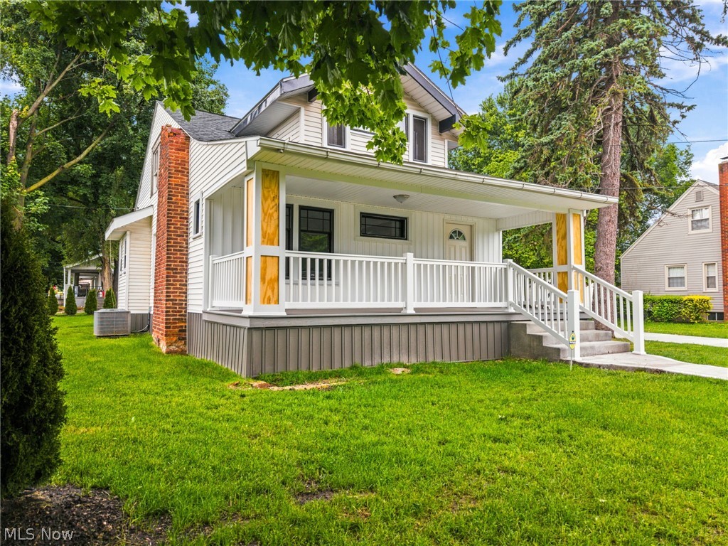 678 Essex Street Akron OH 44306