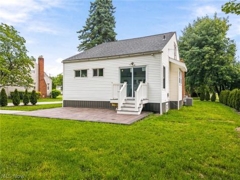 678 Essex Street Akron OH 44306