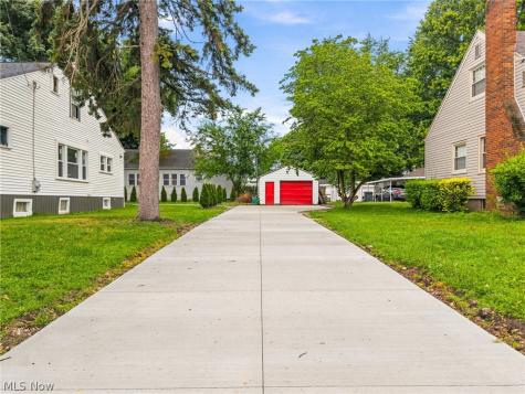678 Essex Street Akron OH 44306