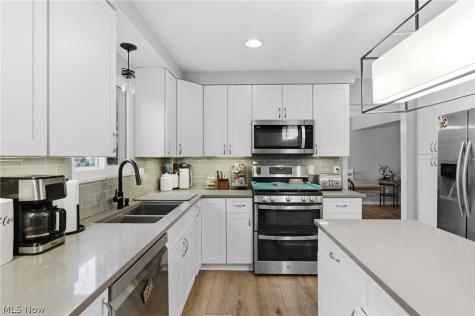27974 Sanders Lane North Olmsted OH 44070