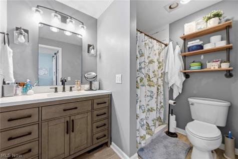 27974 Sanders Lane North Olmsted OH 44070