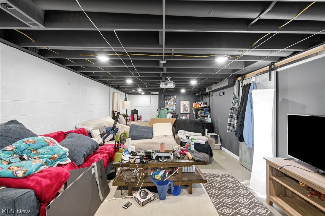 27974 Sanders Lane North Olmsted OH 44070