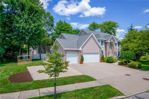 25471 Hilltop Drive Beachwood OH 44122