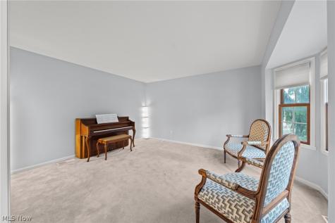 25471 Hilltop Drive Beachwood OH 44122