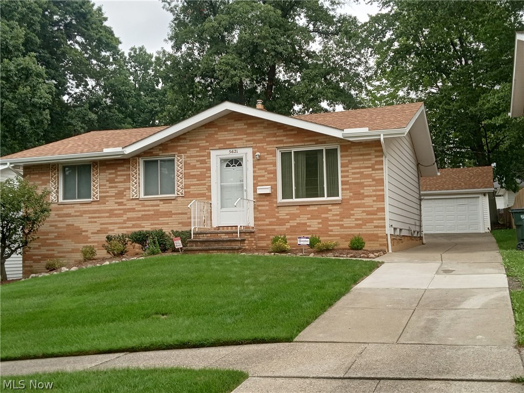 5621 Andover Boulevard Garfield Heights OH 44125
