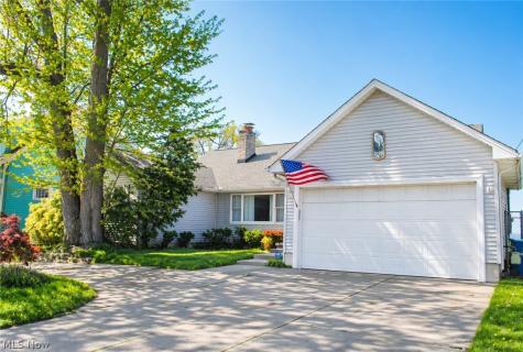 2025 E Erie Avenue Lorain OH 44052