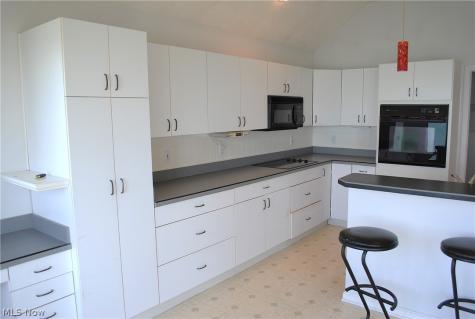2025 E Erie Avenue Lorain OH 44052