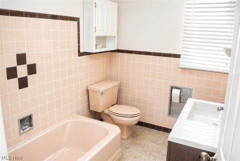 2025 E Erie Avenue Lorain OH 44052