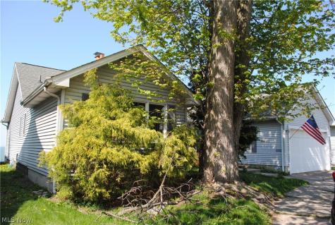 2025 E Erie Avenue Lorain OH 44052