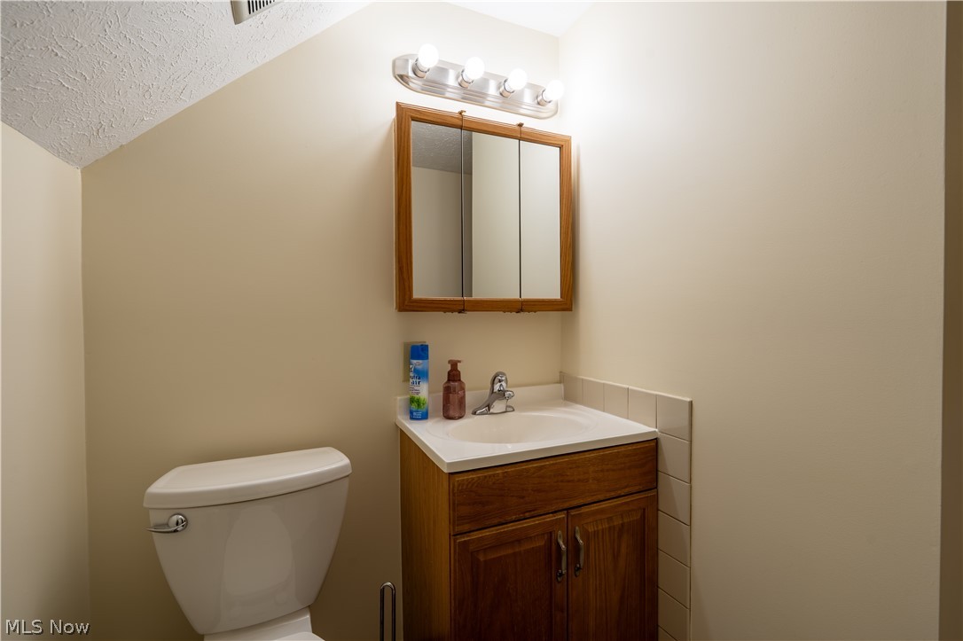 546 Fieldstone Drive Amherst OH 44001