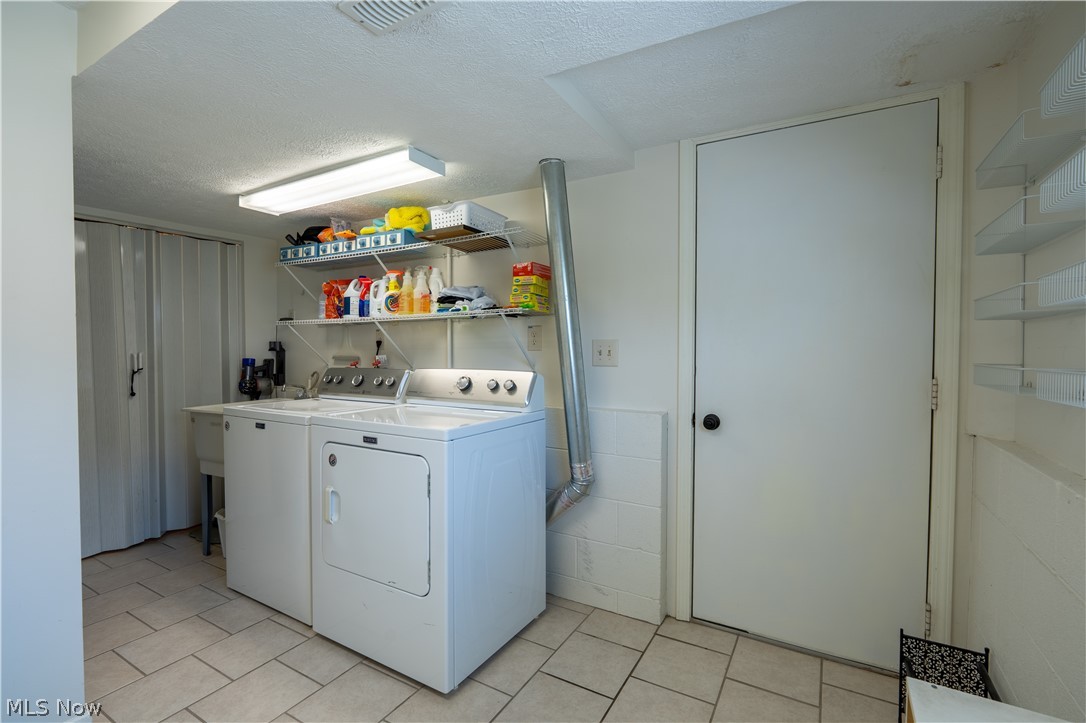 546 Fieldstone Drive Amherst OH 44001