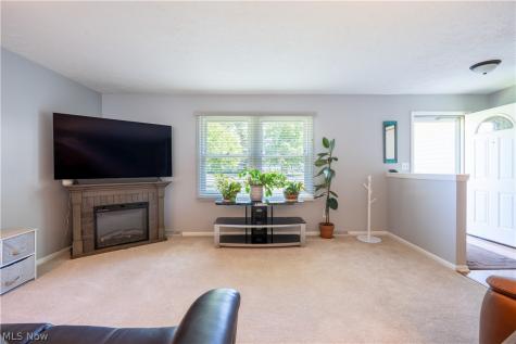 546 Fieldstone Drive Amherst OH 44001