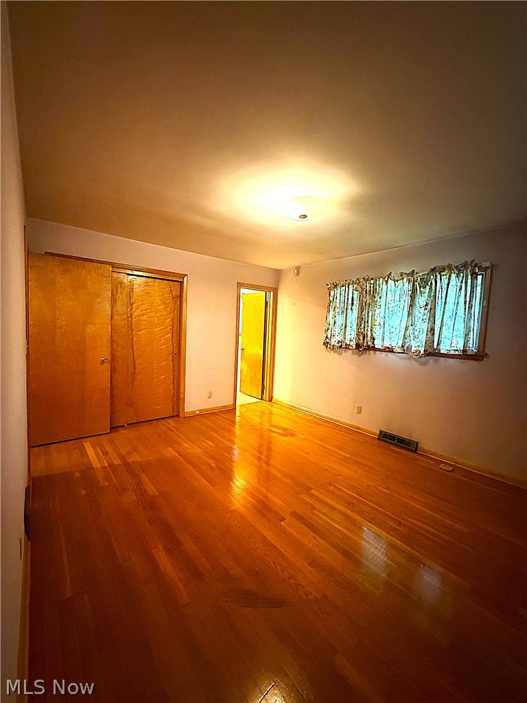 1952 Dodge Drive NW Warren OH 44485