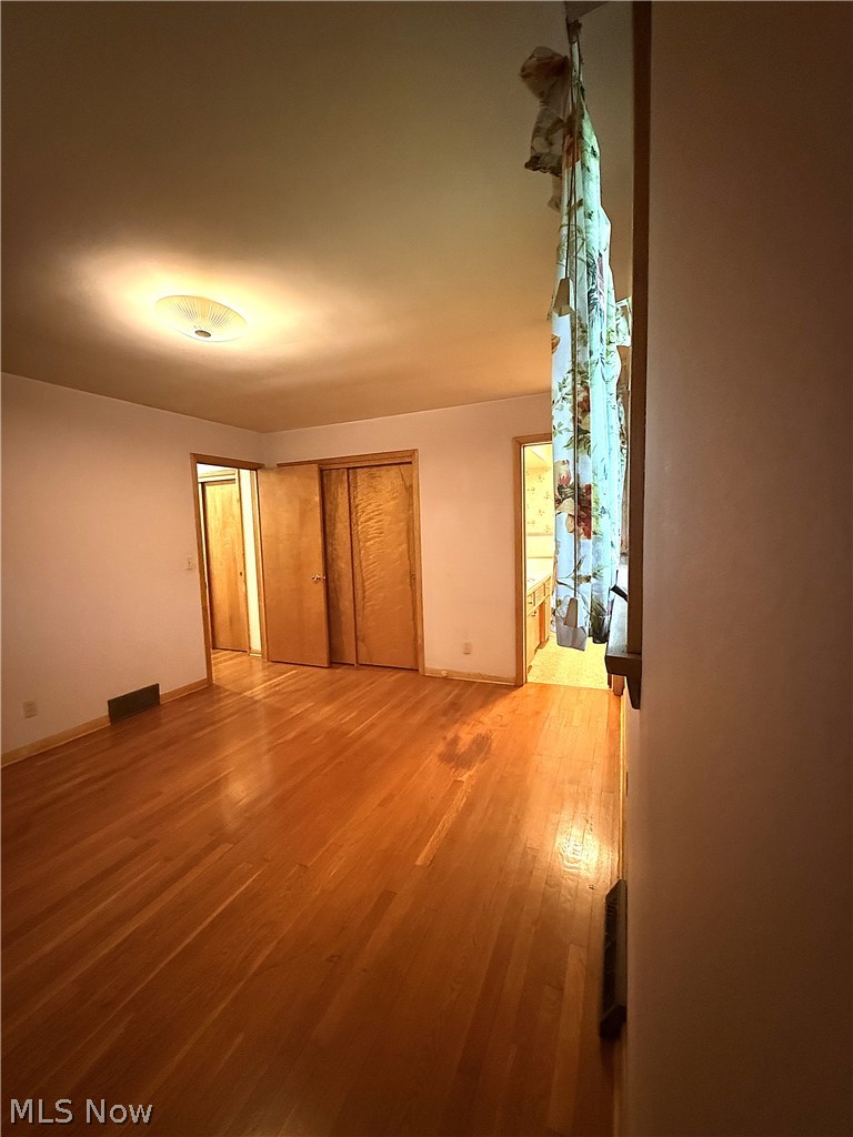 1952 Dodge Drive NW Warren OH 44485