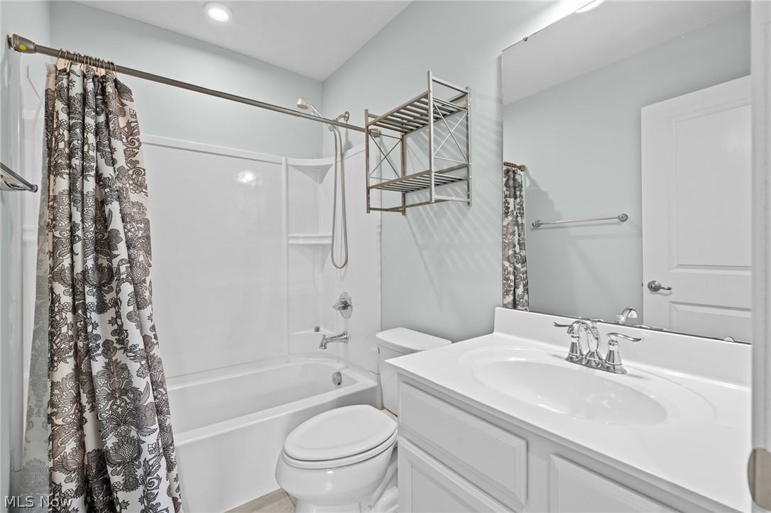 2135 Farroni Drive Willoughby OH 44094