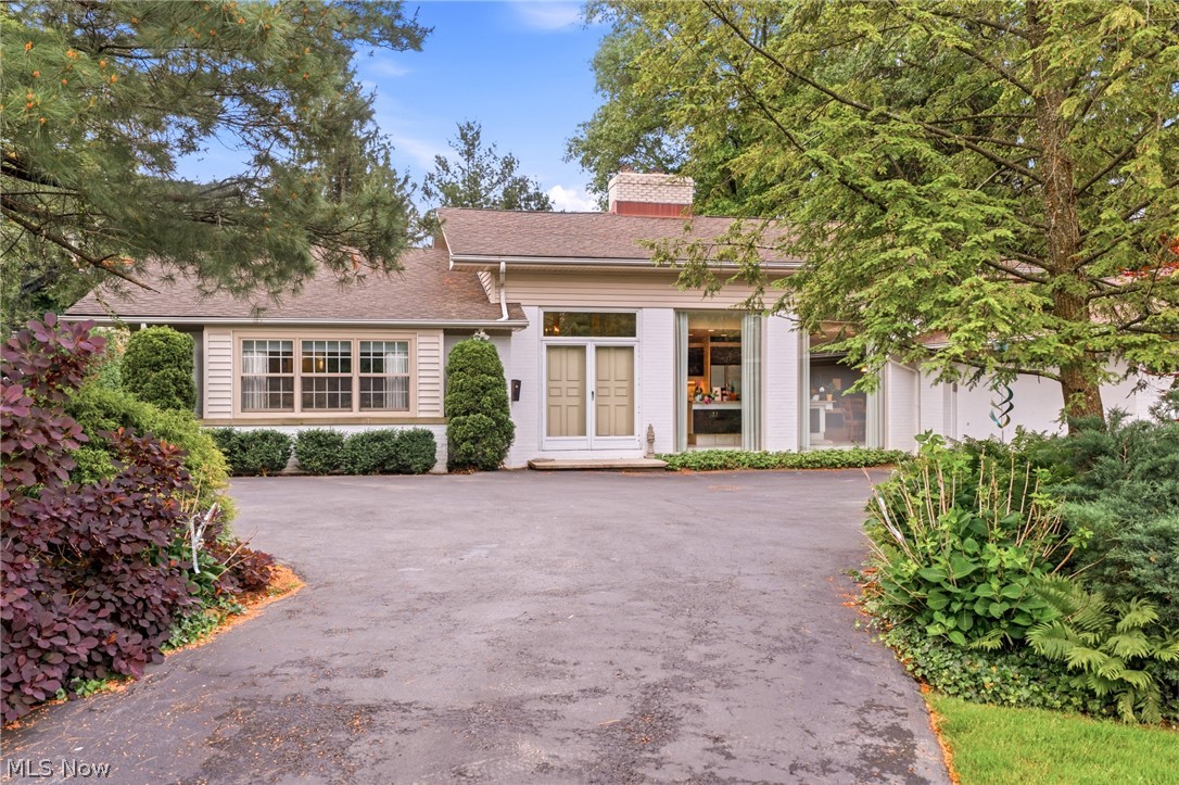 Beachwood OH, 24840 Shaker Boulevard