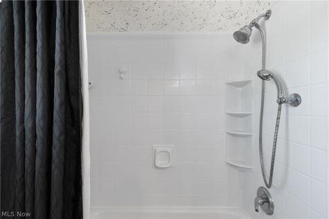 11074 Sagebrush Avenue NE Uniontown OH 44685