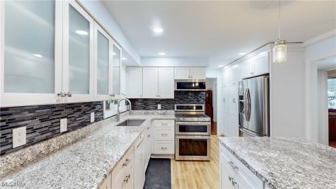 328 Plymouth Drive Bay Village OH 44140